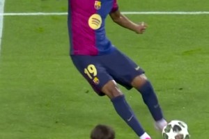 杜普兰蒂斯、特博戈两名巴黎奥运会金牌得主为摩纳哥vs巴黎开球（两位巴黎奥运金牌得主杜普兰蒂斯与特博戈为摩纳哥对阵巴黎比赛开球）