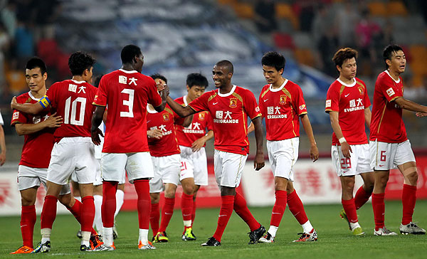 西甲：皇马主场2-1击败皇家贝蒂斯（西甲：皇马主场2-1力克皇家贝蒂斯）