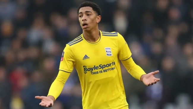 罗马诺：曼城在关注费耶诺德右后卫里德，拜仁也对他有意（罗马诺：曼城考察费耶诺德右后卫里德，拜仁同样感兴趣）