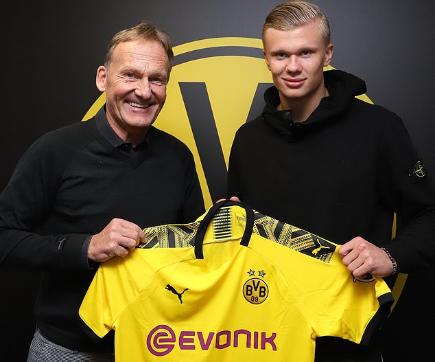 英媒：2019年欧冠决赛裸奔女郎，如今已成为一名飞行员（英媒：曾在2019欧冠决赛场裸奔的女子，如今已成飞行员）