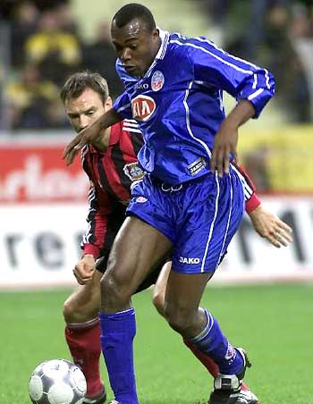 沙特队长多萨里达国家队百场里程碑，曾破国足、阿根廷大门（沙特队长多萨里完成国家队百场壮举，曾洞穿国足与阿根廷球门）