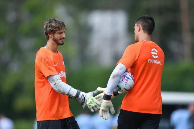 3场造5球！曼联球星大爆发，英超第1中场，31岁依然如此犀利（3场参与5球！曼联核心火力全开，英超顶级中场，31岁仍锐不可当）