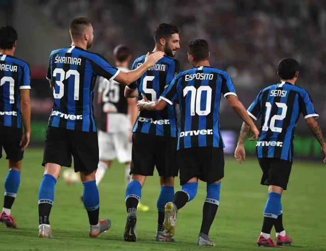 罗马诺：曼城计划让罗德里成为队内第二高薪，以防皇马挖角（罗马诺：为防皇马挖角，曼城拟将罗德里升至队内第二高薪）