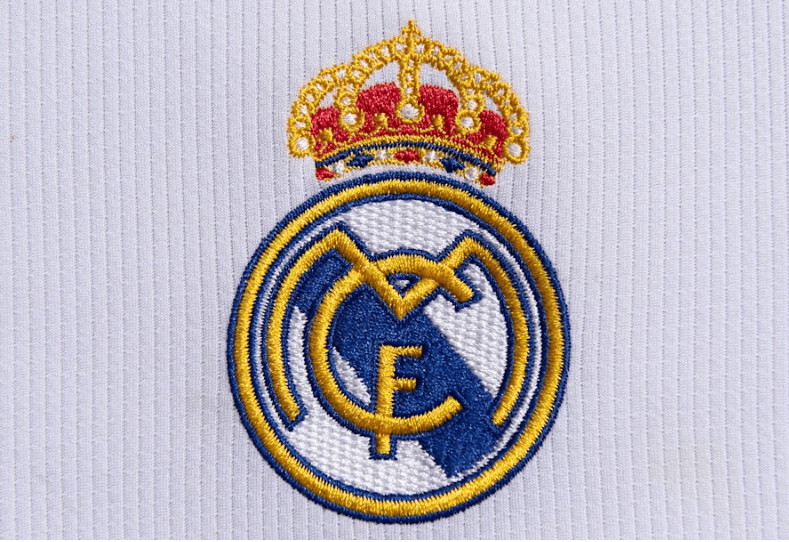 英超豪门又掉链子：3场不胜狂丢7分，争冠形势迅速恶化（英超劲旅再度失手：三轮不胜痛失7分，争冠前景告急）