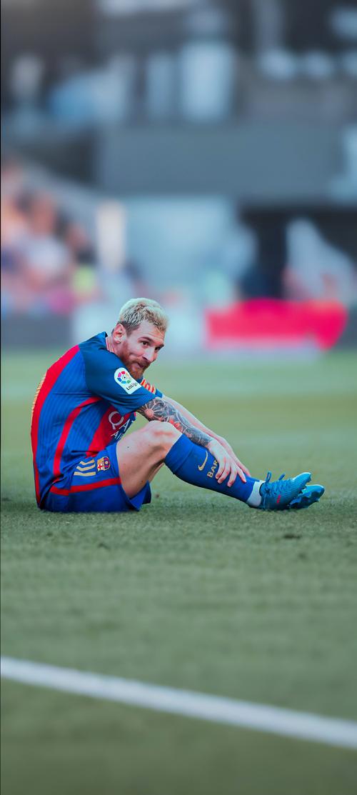 加泰电台：拉波尔塔想请前球员回诺坎普拍照，梅西不太可能去（加泰电台：拉波尔塔计划邀昔日球员回诺坎普合影，梅西出席可能性不大）