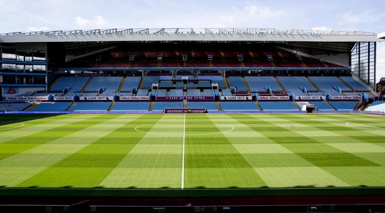 世界杯预热海报里没有C罗遭质疑，FIFA删除原海报改“怀旧”（C罗缺席世界杯预热海报引争议，FIFA撤下原图改发“怀旧”版）