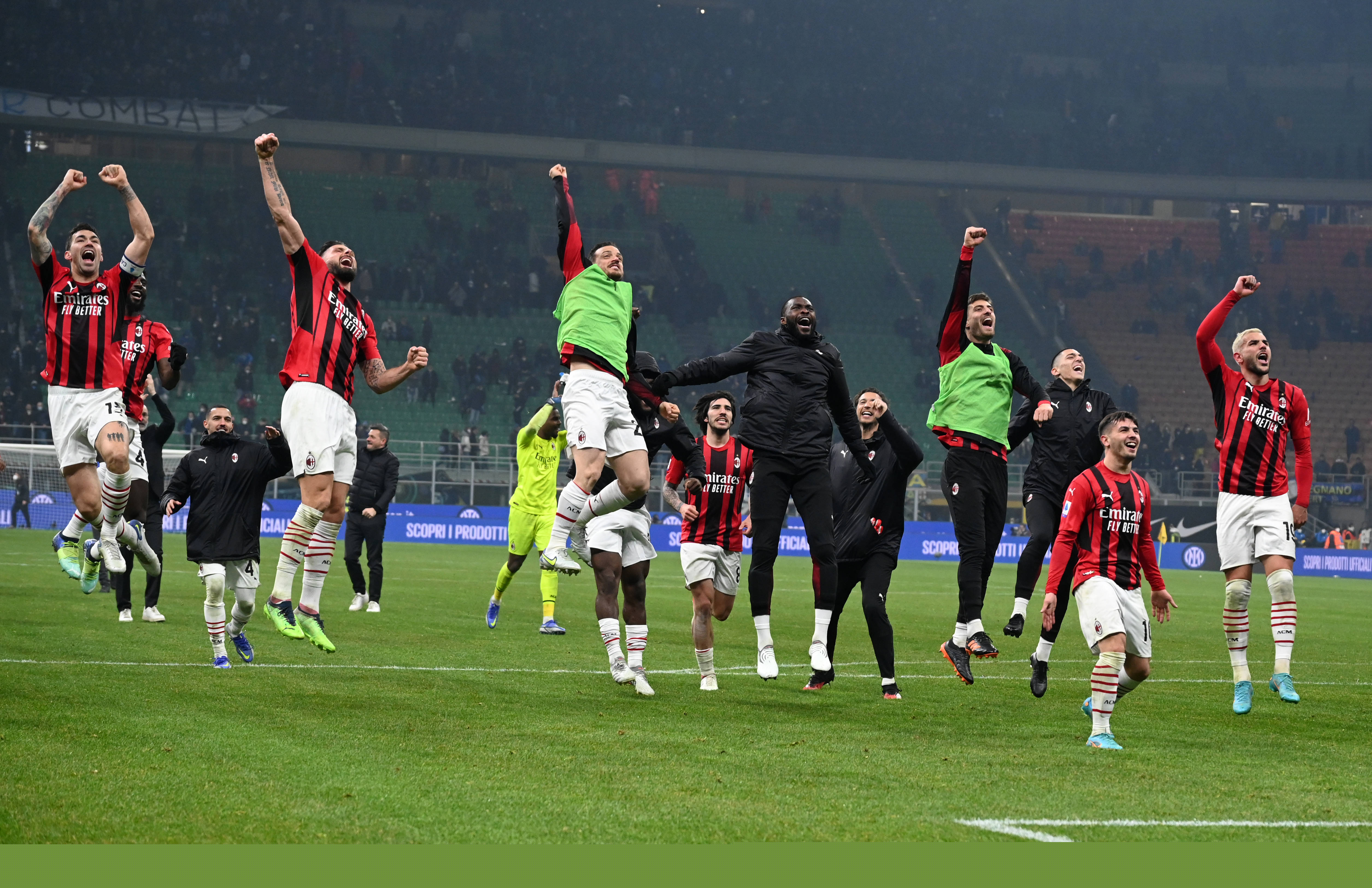 凌空斩世界波，王燊超当选中超官方第29轮最佳球员（世界波凌空破门，王燊超荣膺中超第29轮官方最佳球员）