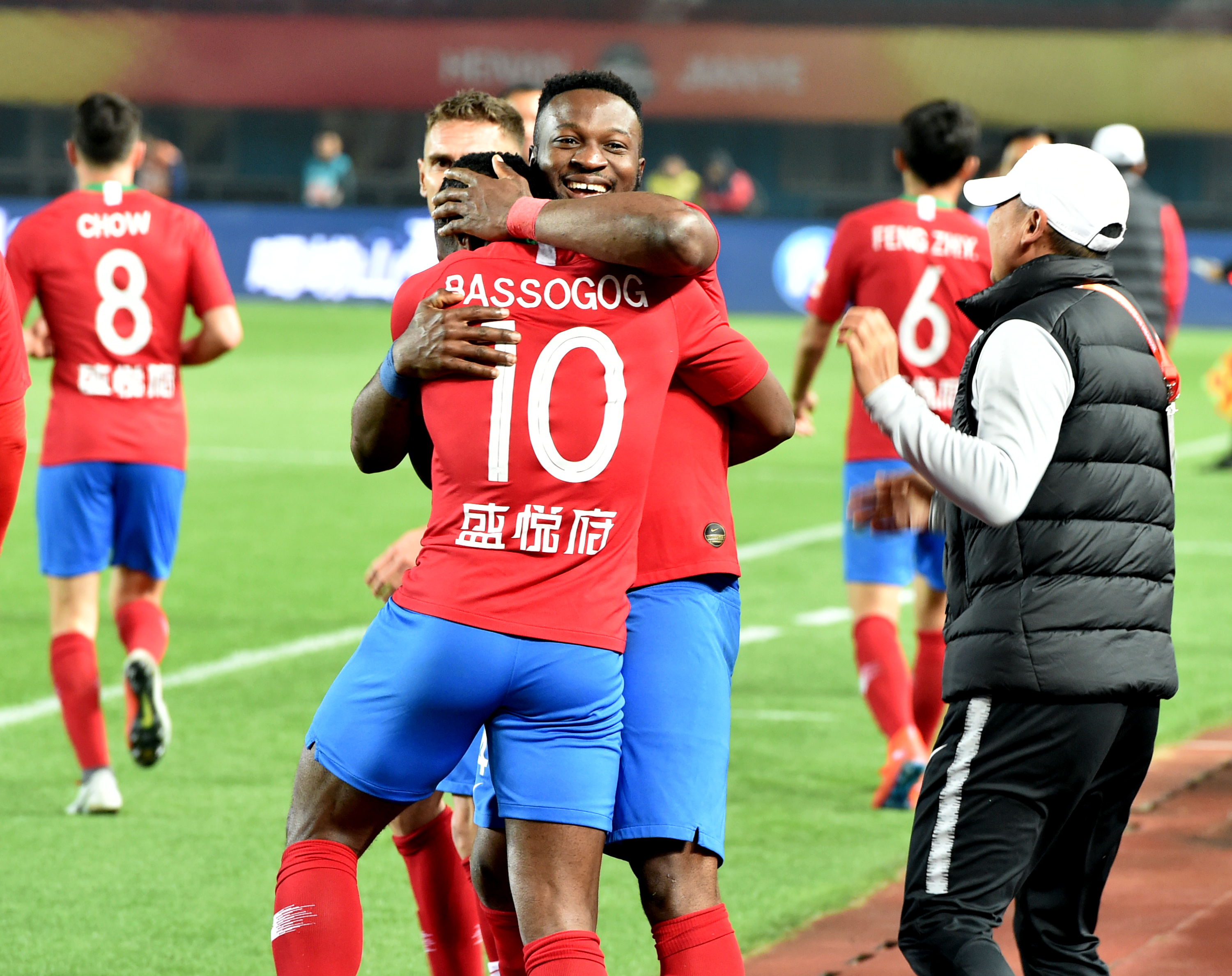 萨拉赫缺席欧冠名单后晒训练照，卡拉格发文力挺利物浦（萨拉赫落选欧冠名单后晒训练照，卡拉格发声力挺利物浦）